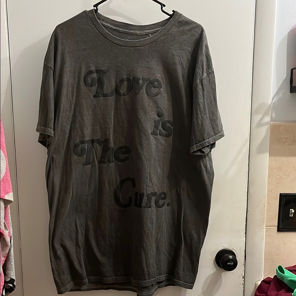 PacSun Gray Graphic T-Shirt